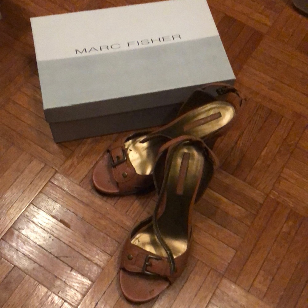 Women sandals